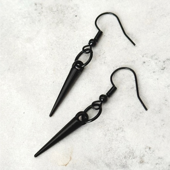 5 For $25💫Black Punk Spike Earrings - Picture 4 of 4